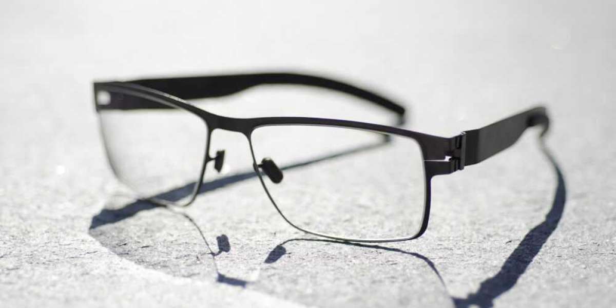 Buying Prescription Eyeglasses Online: Convenience and Savings at Your Fingertips