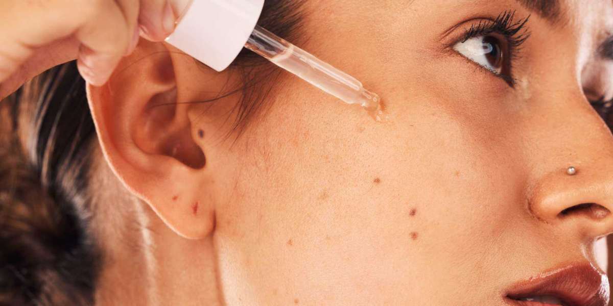 Expert Tips for Applying Serums to Maximize Glow