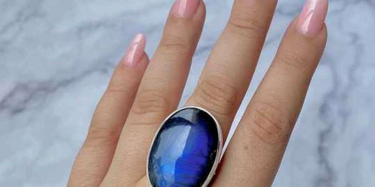 The Kyanite Jewelry Is a Special Item of Jewelry