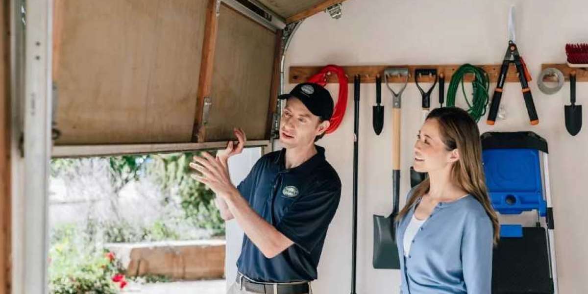 How to Choose the Best Garage Door Repair Service in Redmond